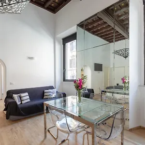 Apartment Iflat Bright Near Piazza Di Spagna, Rome