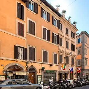 Apartment Romefinestay Sistina, Rome